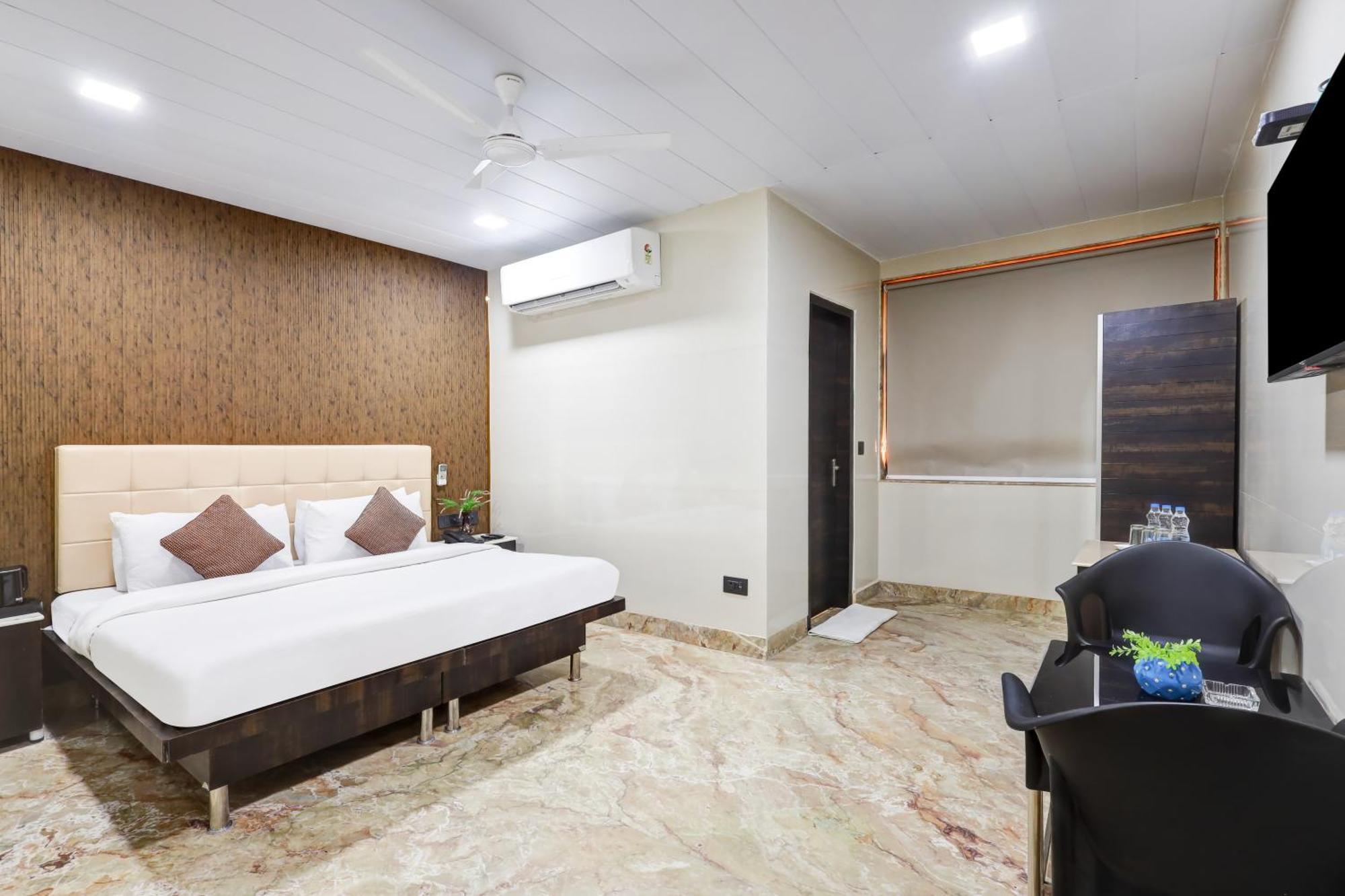 Hotel Singh Palace เดลี ภายนอก รูปภาพ