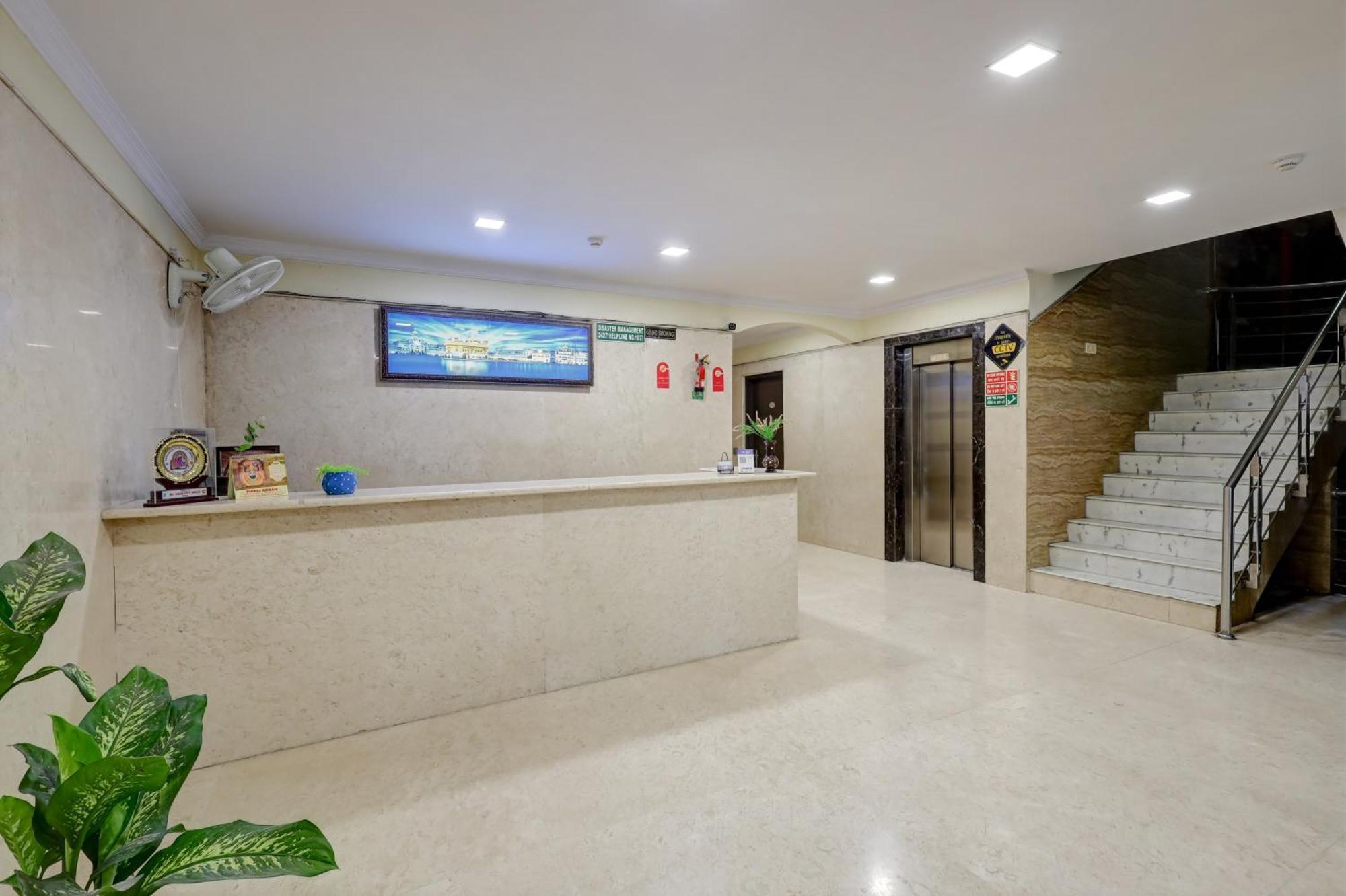 Hotel Singh Palace เดลี ภายนอก รูปภาพ