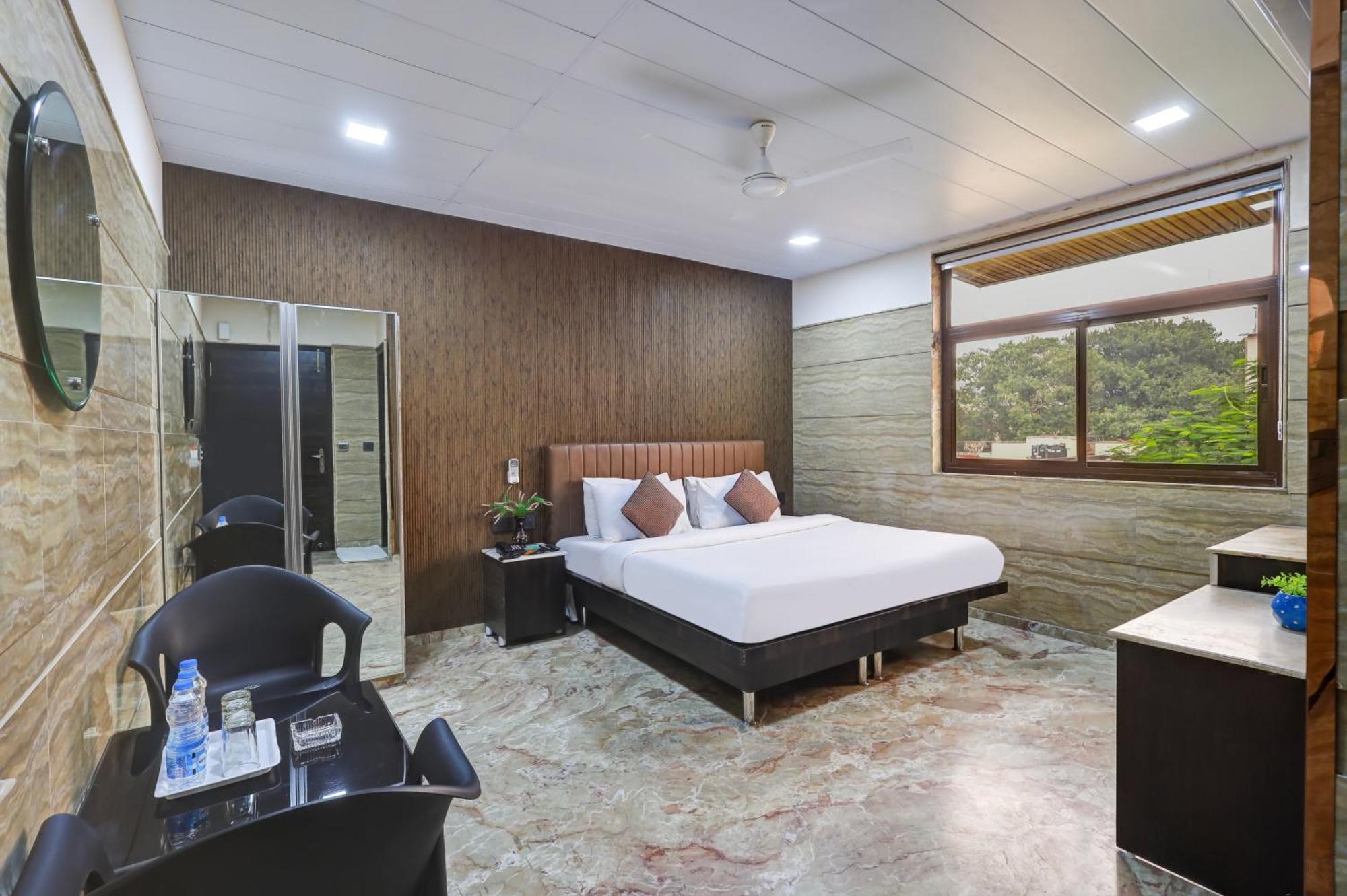 Hotel Singh Palace เดลี ภายนอก รูปภาพ