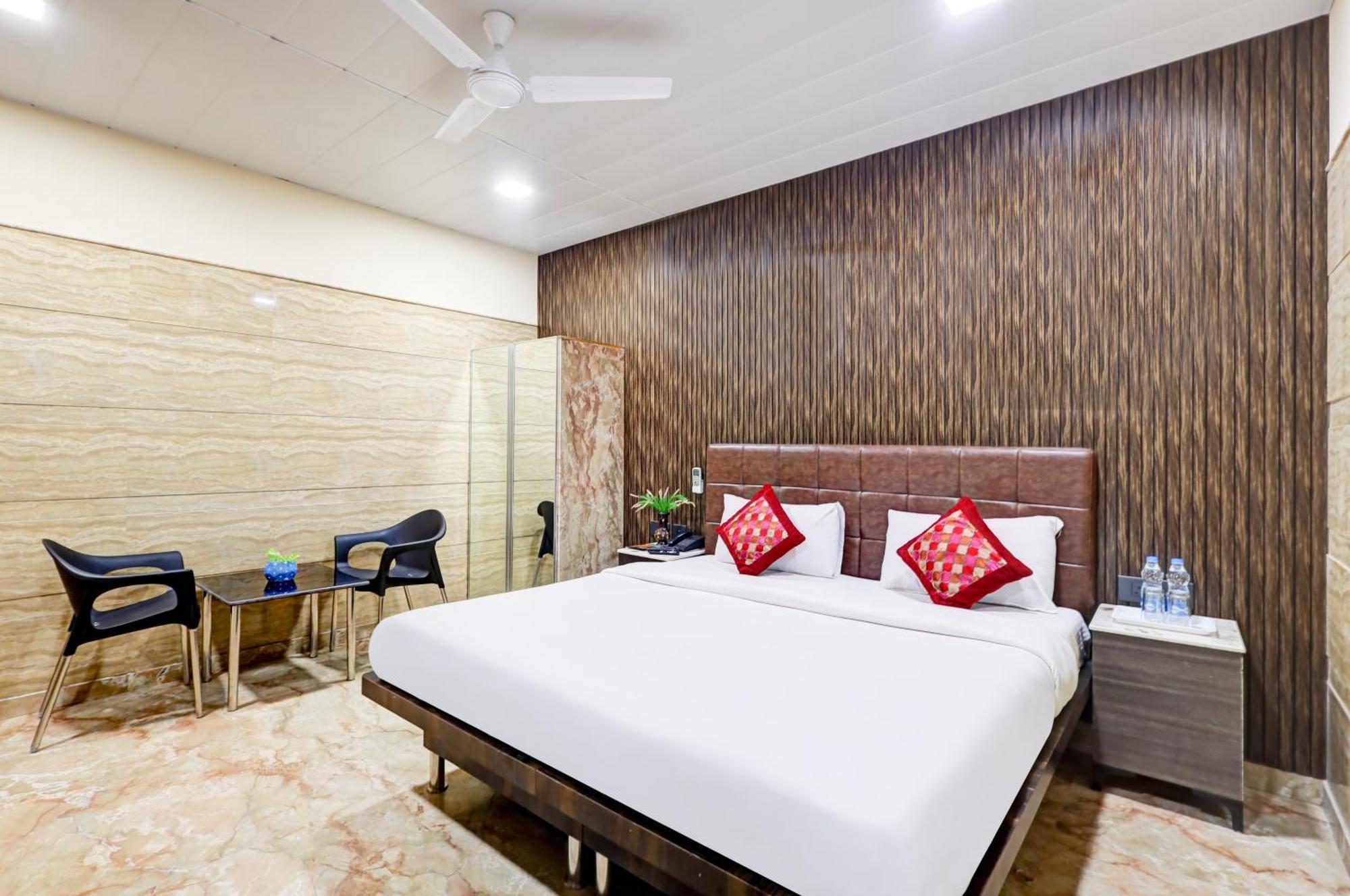 Hotel Singh Palace เดลี ภายนอก รูปภาพ