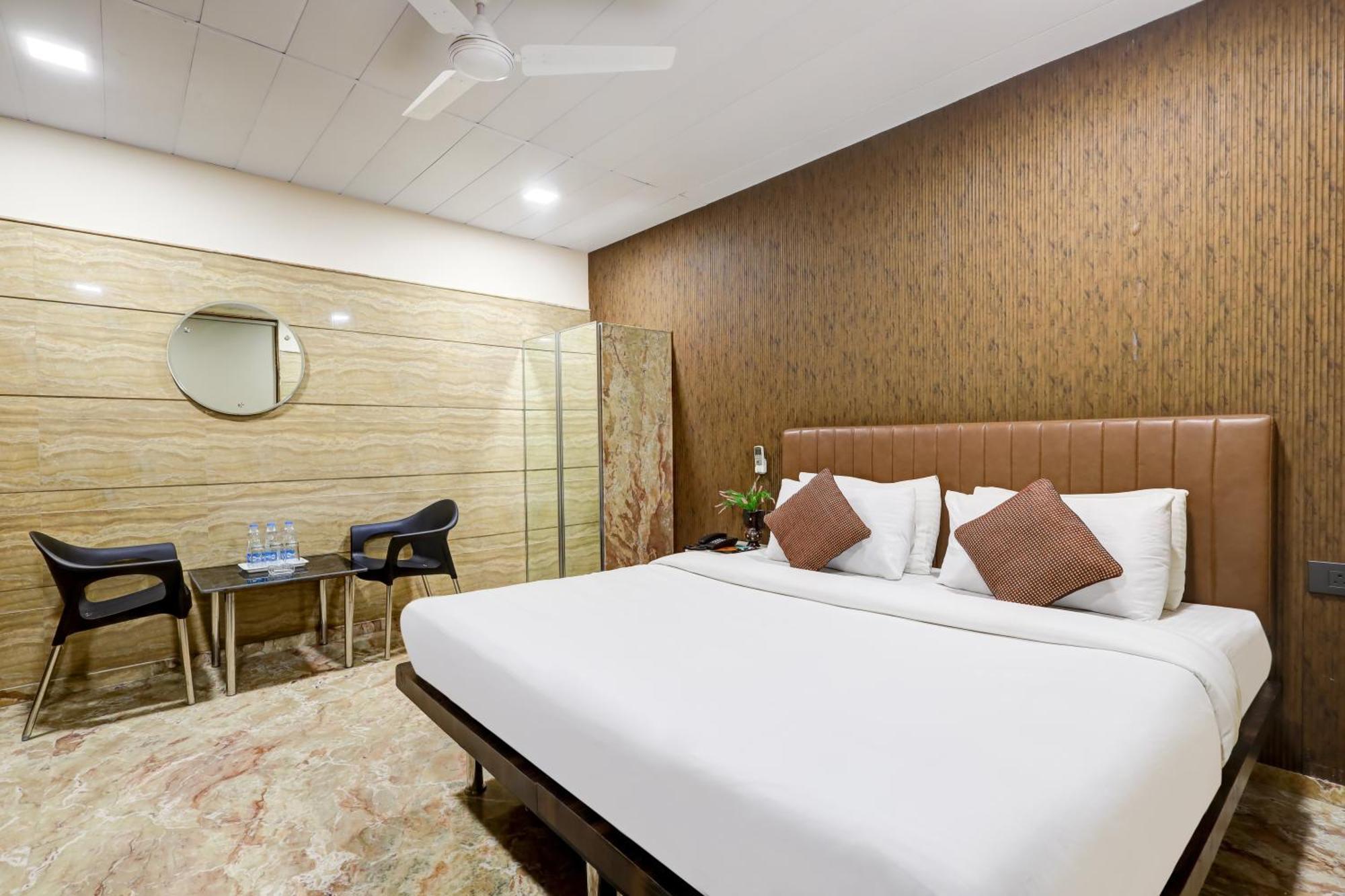 Hotel Singh Palace เดลี ภายนอก รูปภาพ